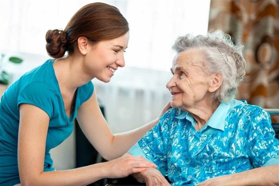 Как нанять соцработника для пожилого человека
