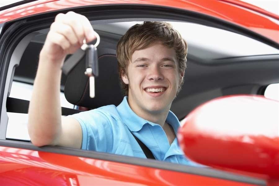 Получение права на вождение автомобиля с 16 лет